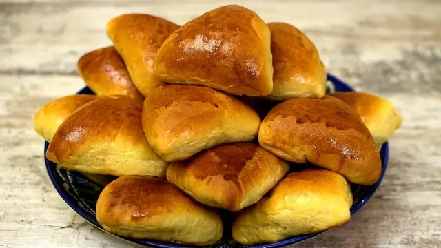 Пирожки с яблоками на манке