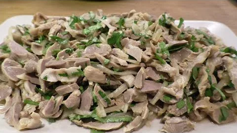 Пикантная закуска из куриных желудочков