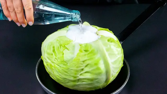 Овощные котлеты из капусты с грибами и пикантным соусом