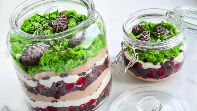 Вкусный торт в банке