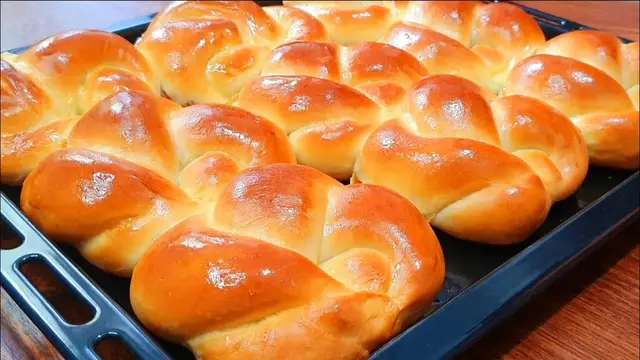 Вкусные булочки с джемом