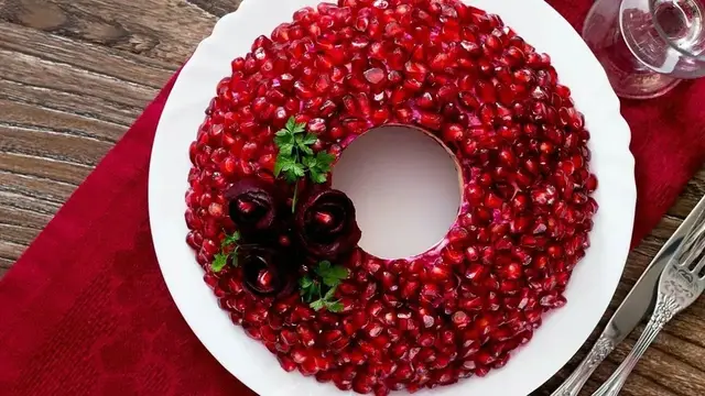 Салат Гранатовый браслет