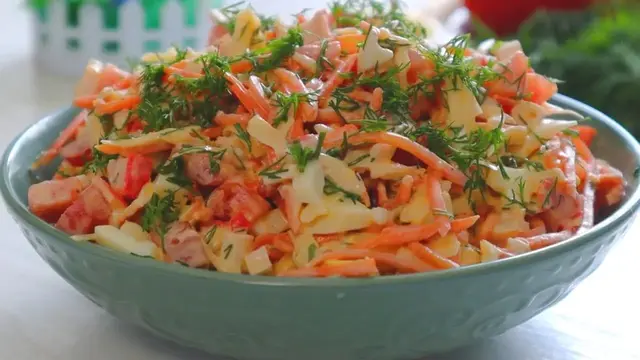 Крабовый салат на праздничный стол