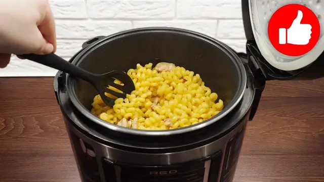 Курица с макаронами в мультиварке