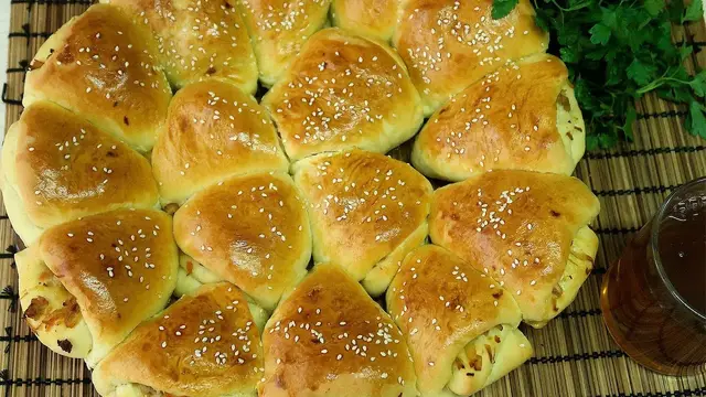Отрывной пирог с капустой и фаршем