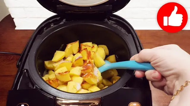Картофель с мясом в мультиварке