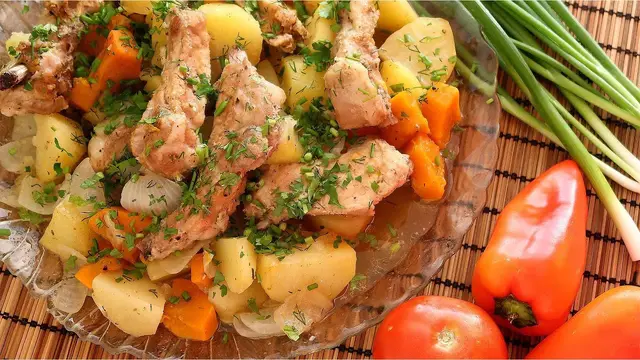 Сочные ребрышки в духовке с картофелем и тыквой