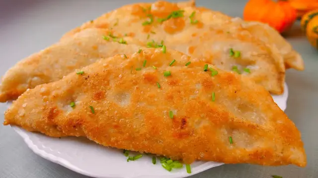 Сочные чебуреки на заварном тесте