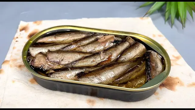 Ленивые пирожки с яйцами и шпротами