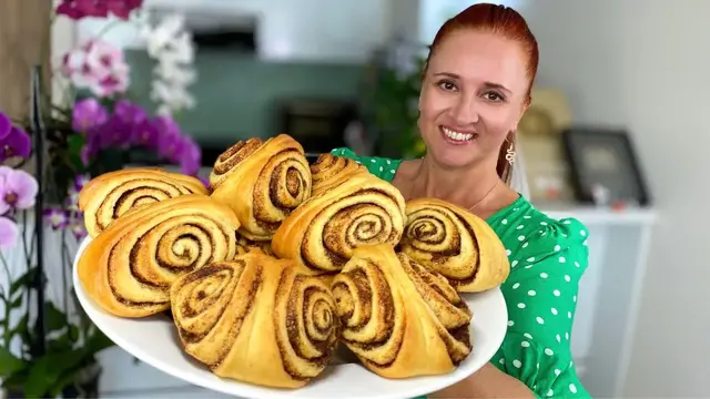 Нежные булочки с корицей