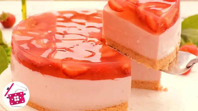 Творожный торт с клубникой