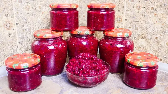Маринованный салат из свёклы 