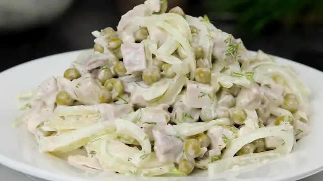 Вкусный салат со свининой
