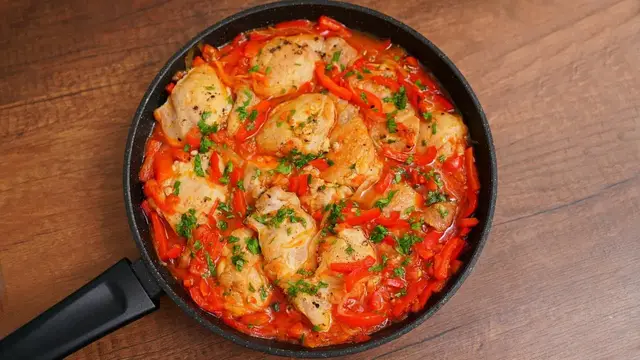 Куриные бедра на сковороде