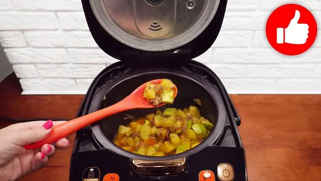 Картошка с кабачками в мультиварке