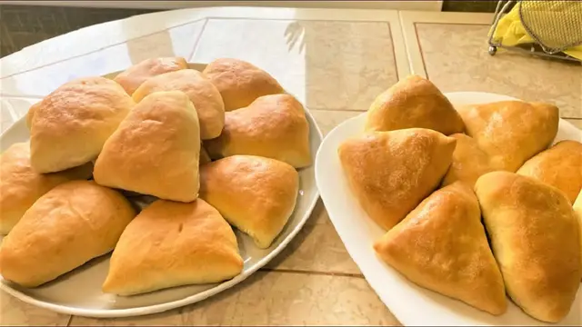 Пуховые пирожки с капустой