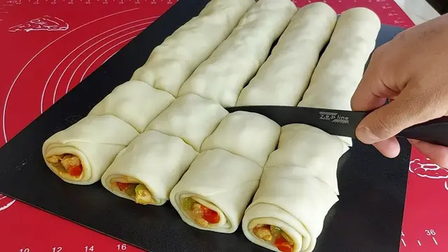 Пирожки с курицей и овощами