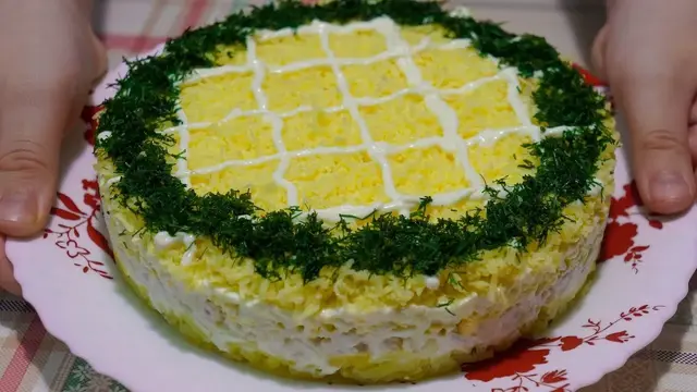 Обалденно вкусный салат на новогодний стол