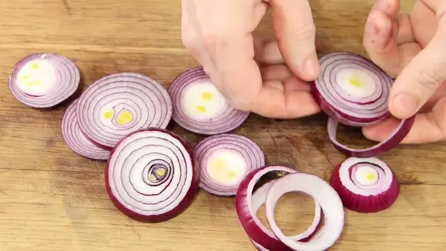 Невероятно вкусные блины с луком