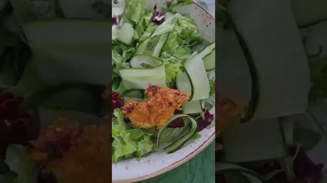 Теплый салат с курицей