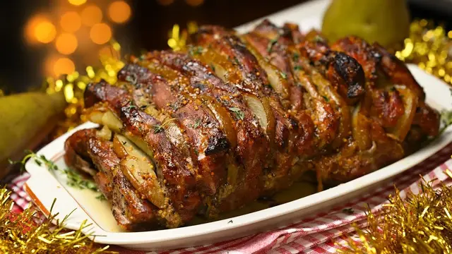 Мясо запеченное с грушей и тимьяном