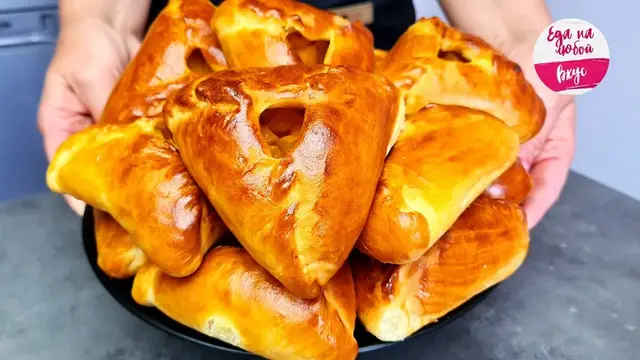 Пирожки с абрикосами в духовке