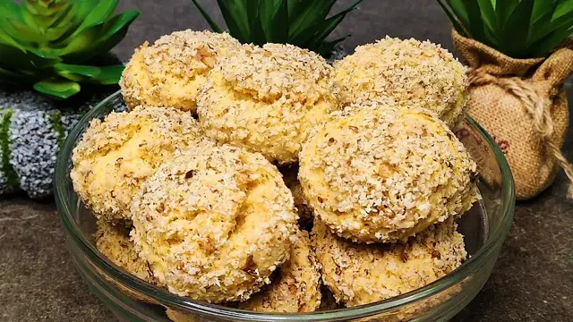 Рассыпчатое печенье с орехами