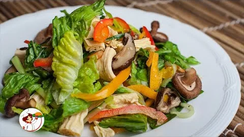 Мясной салат с шампиньонами и овощами