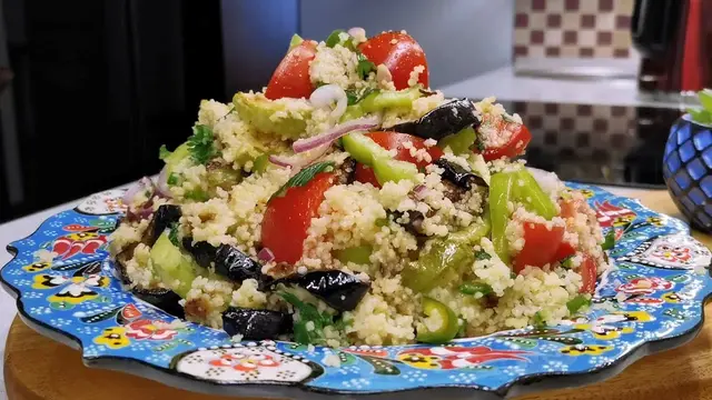 Марокканский салат с кускусом и овощами