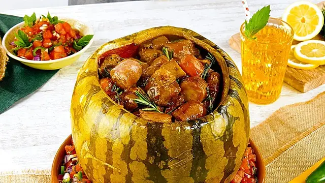 Мясо запеченное в арбузе