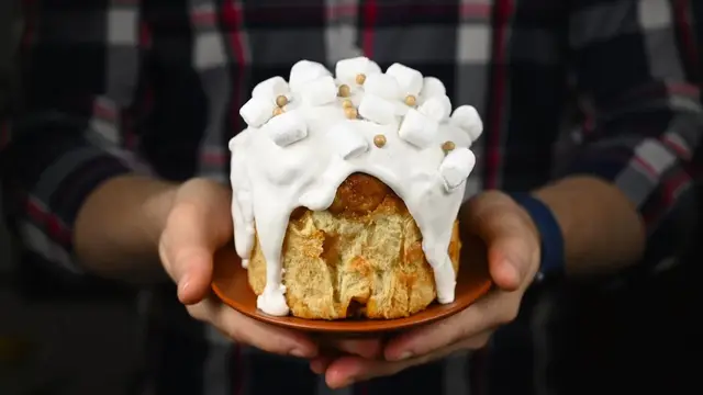 Влажный кулич с начинкой