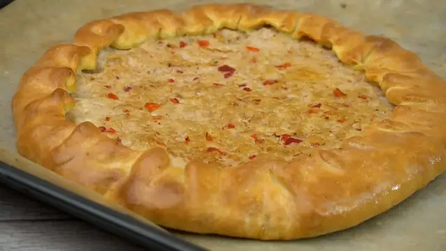 Сытный пирог с фаршем на скорую руку