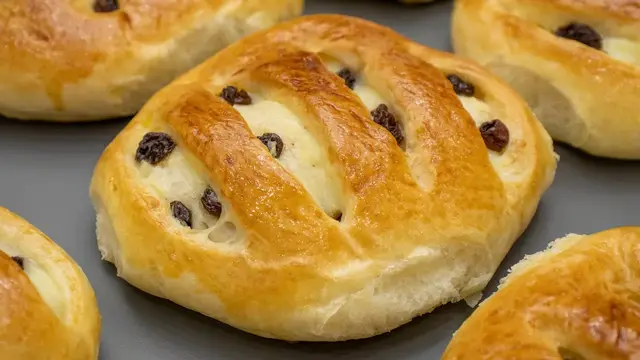 Пышные булочки с заварным кремом