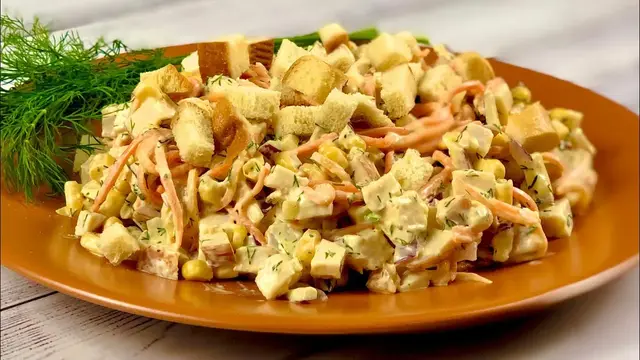  Салат из куриной грудки и морковью по-корейски