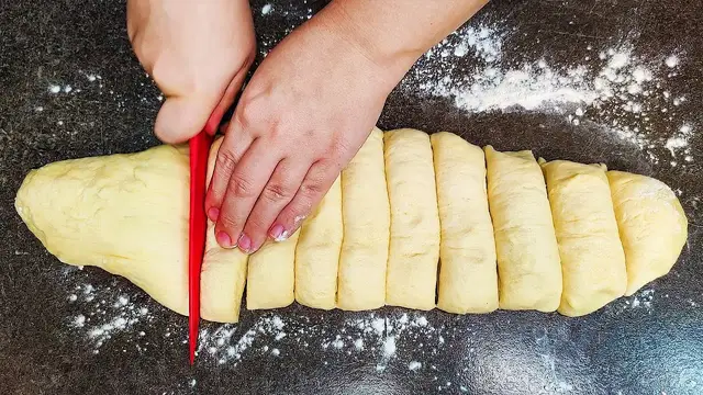 Булочки с яблоками и корицей