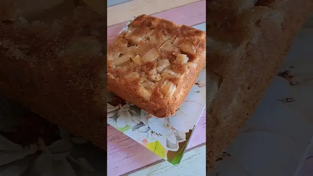 Яблочный пирог с корицей