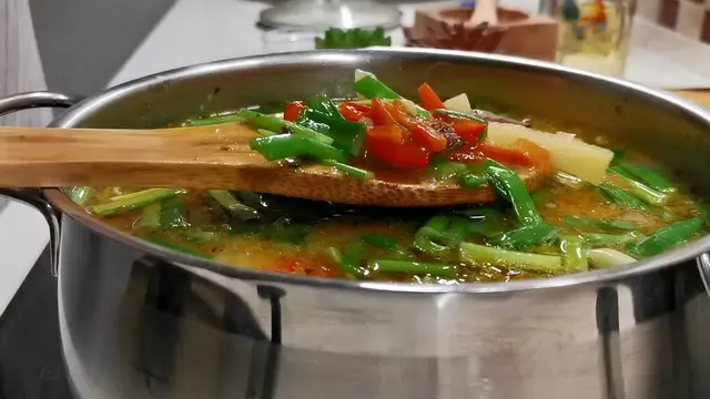 Вкусный куриный суп