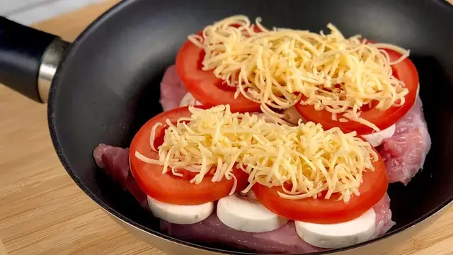 Мясо по-французски на сковородке за 15 минут 