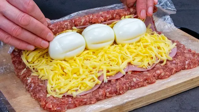 Необычный мясной рулет, из фарша