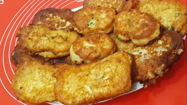 Картофельные рулетики в кляре