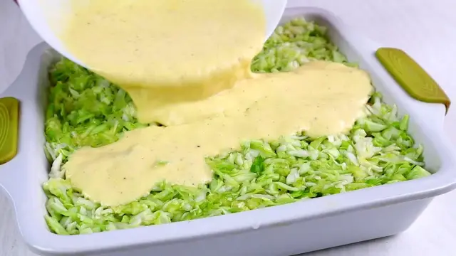Запеканка из кабачков ,фарша и капусты