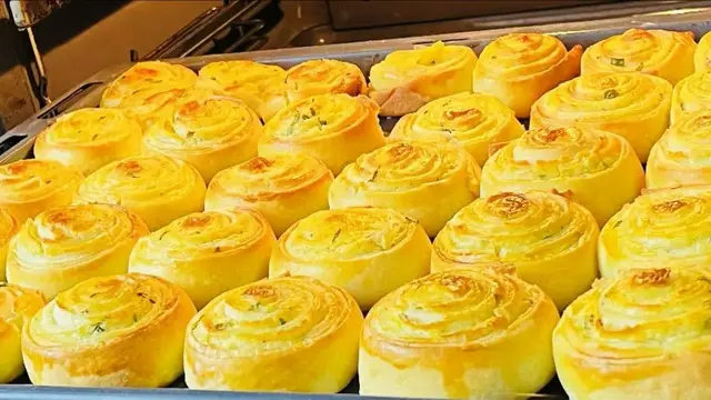 Дрожжевые рулетики с картофельной начинкой