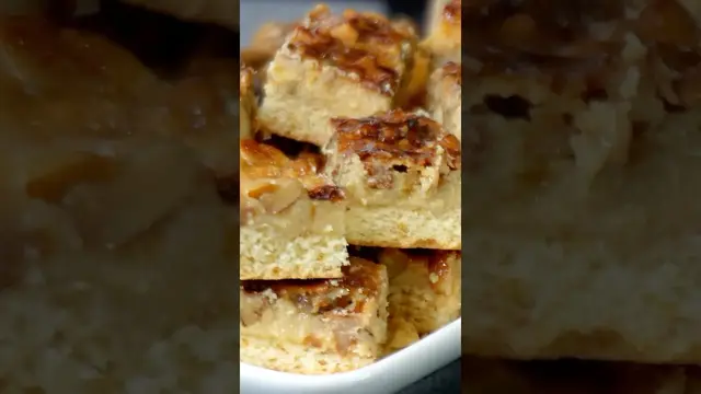 Ароматный пирог со сгущёнкой и орехами