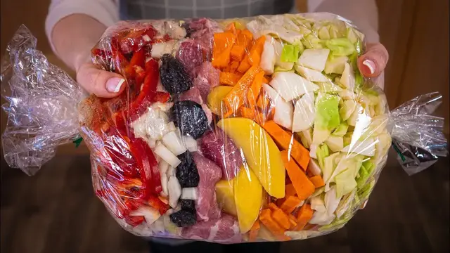 Овощи с мясом и черносливом