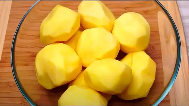 Картофель со сметанным соусом