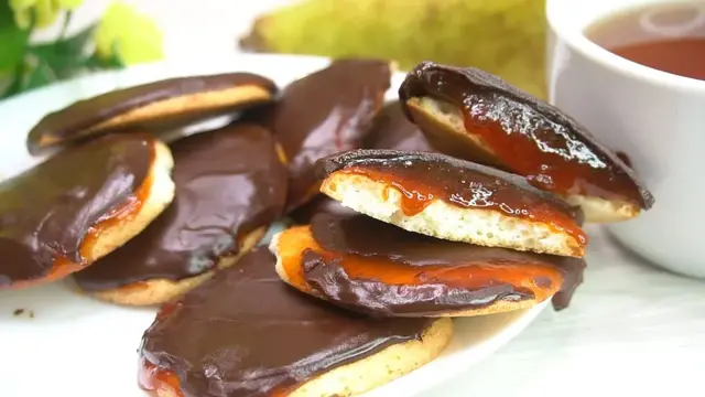 Мягкое домашнее печенья с джемом