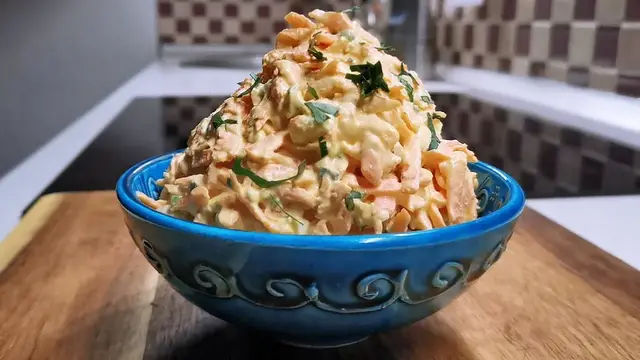 Салат с морковкой и брынзой 