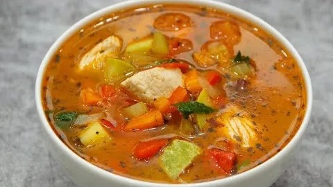 Суп-гуляш с овощами и индейкой