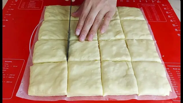 Простые сладкие слойки