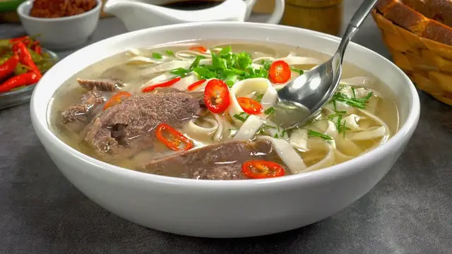 Сытный суп из утки с лапшой 